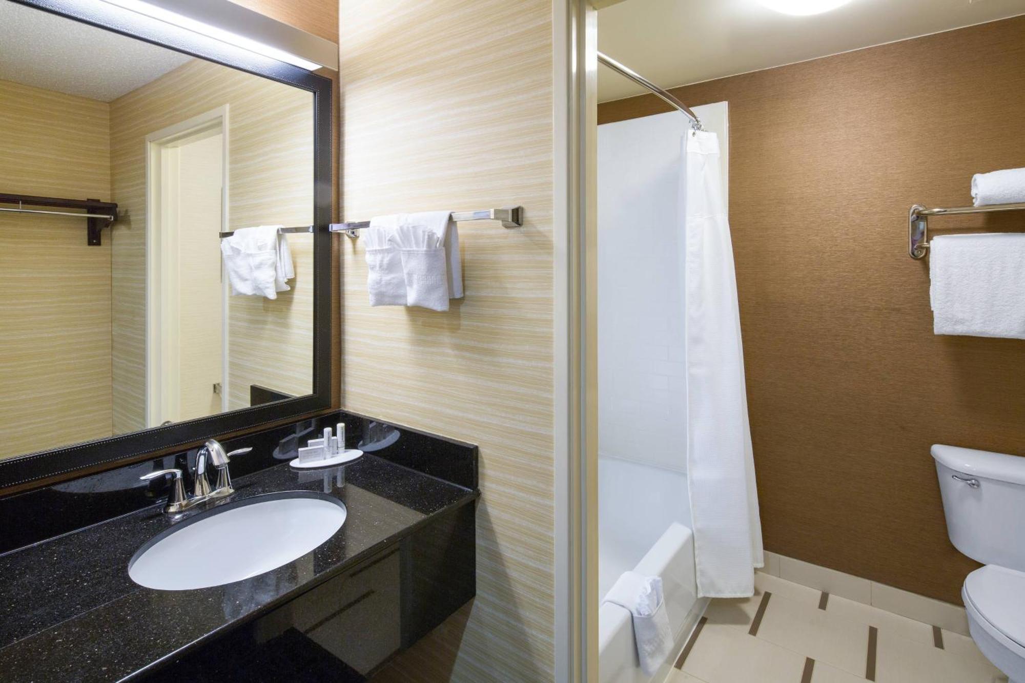 Fairfield Inn & Suites By Marriott San Antonio Airport/North Star Mall Екстериор снимка