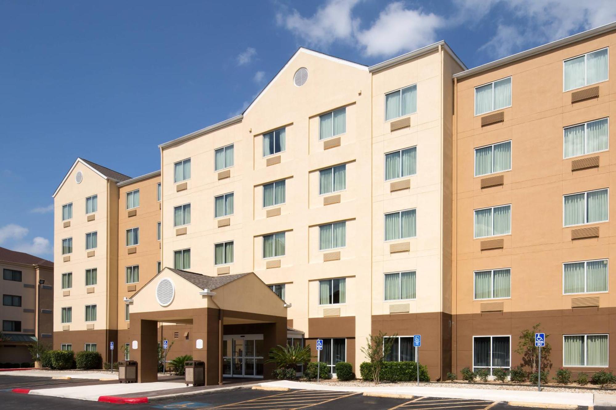 Fairfield Inn & Suites By Marriott San Antonio Airport/North Star Mall Екстериор снимка