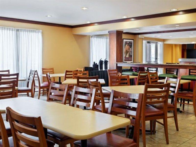 Fairfield Inn & Suites By Marriott San Antonio Airport/North Star Mall Екстериор снимка